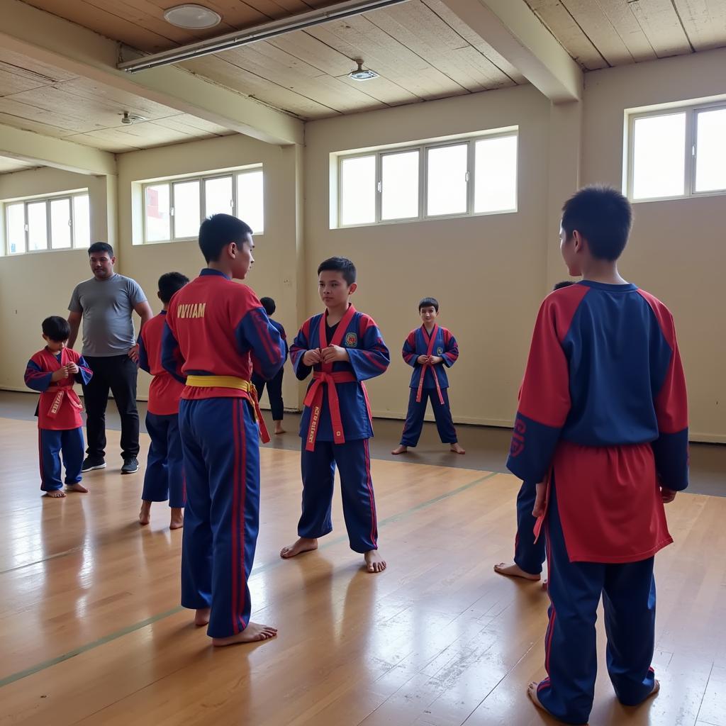 Các võ sinh CLB Vovinam Chuyên Hà Tĩnh luyện tập